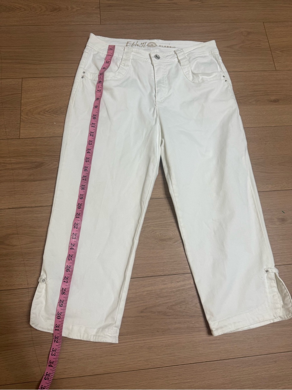 Eddie Bauer Women’s White Cropped Straight-Leg Jeans